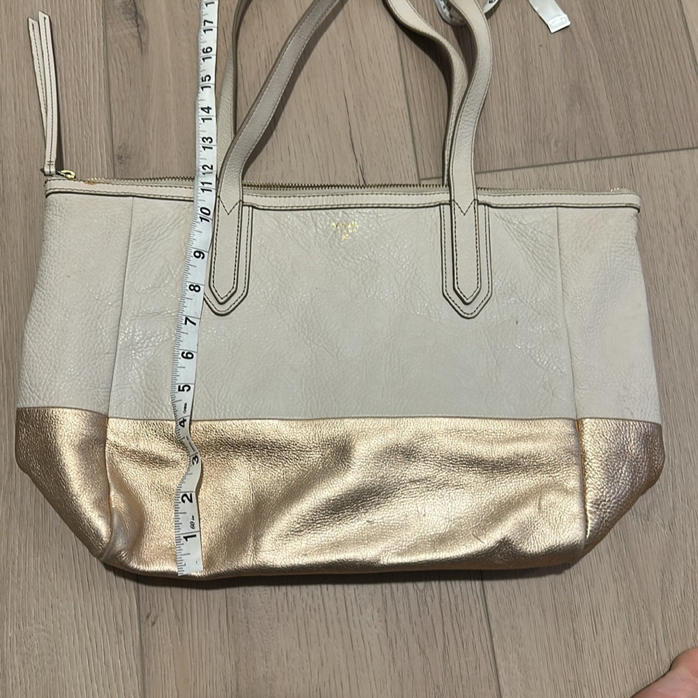 Fossil Off White Leather Rose Gold Handbag Purse Over the Shoulder Bag Zip Close - Picture 13 of 13